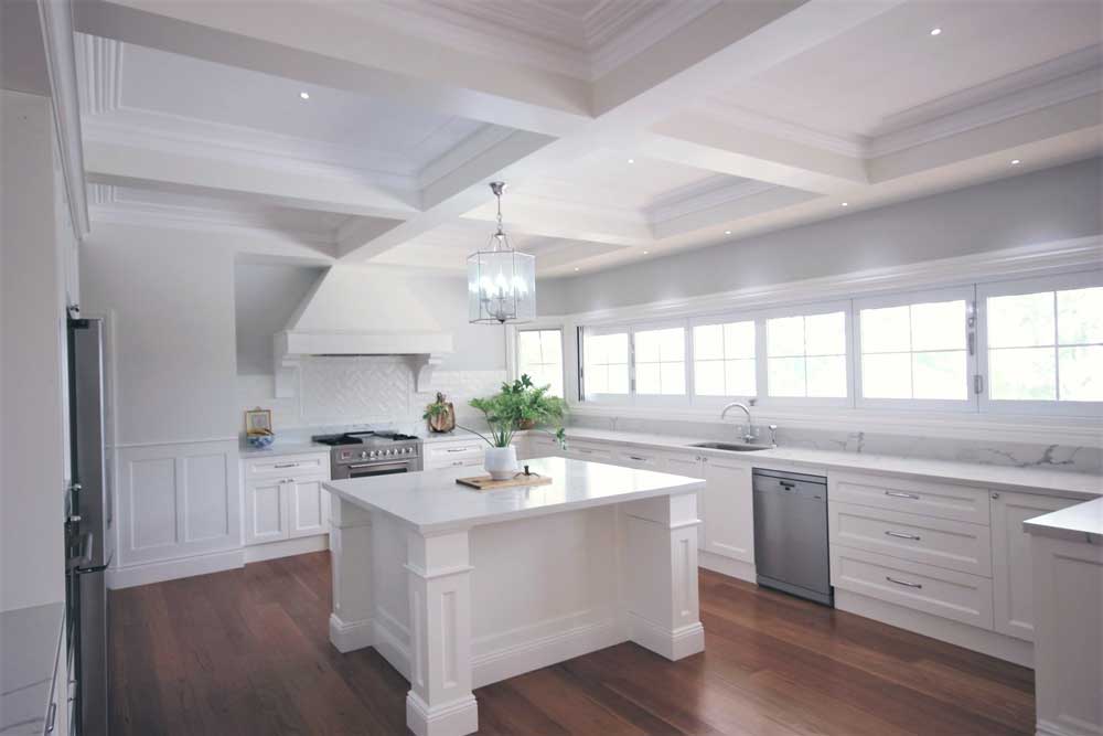 Highland Kitchens - Beautiful light Hampton Kitchen